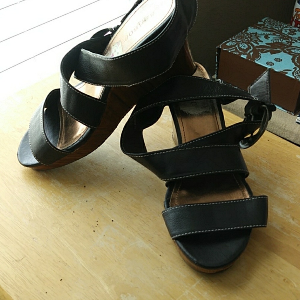 Shoe